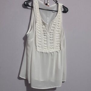 Chic White Sleeveless Blouse
